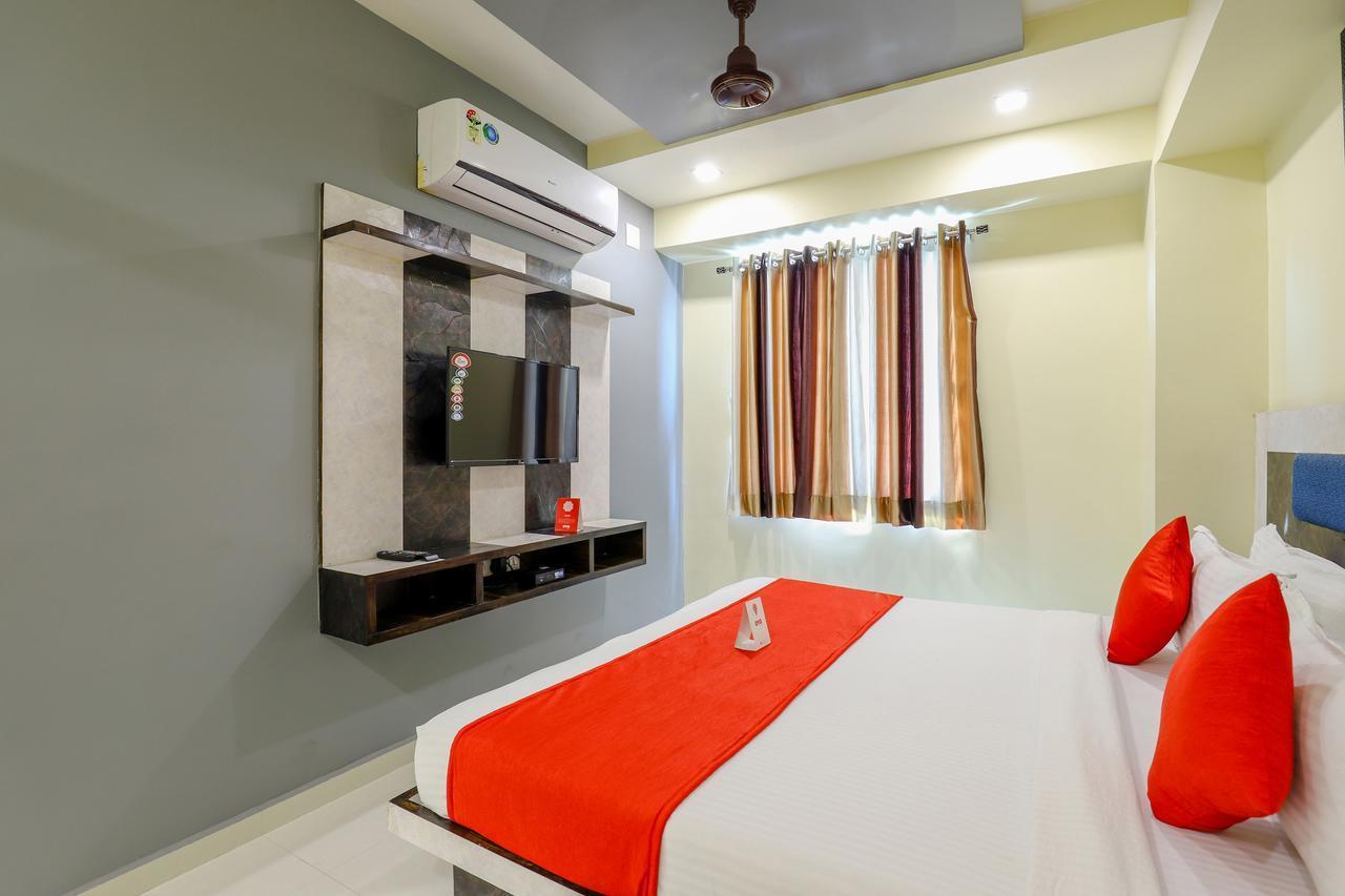 Apollo Hotel Ahmedabad Ngoại thất bức ảnh