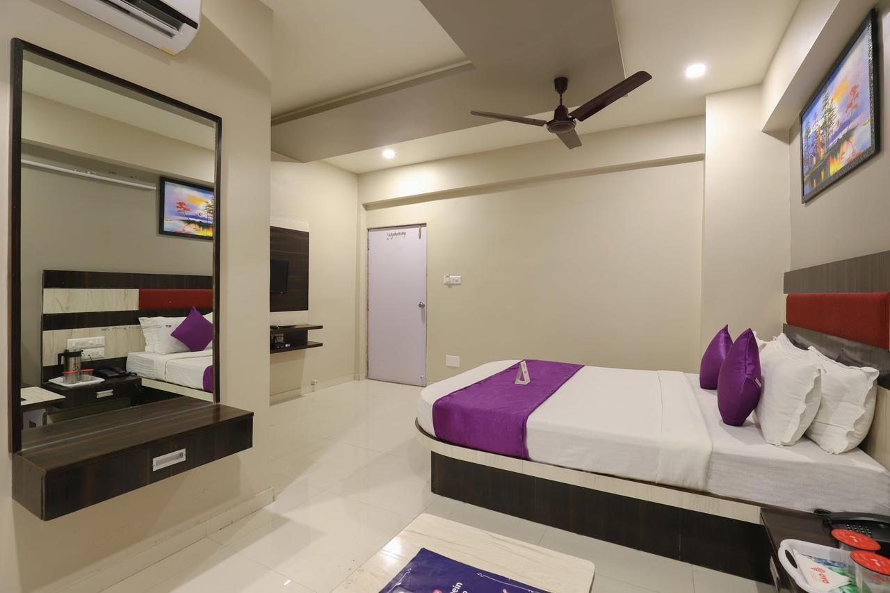 Apollo Hotel Ahmedabad Ngoại thất bức ảnh